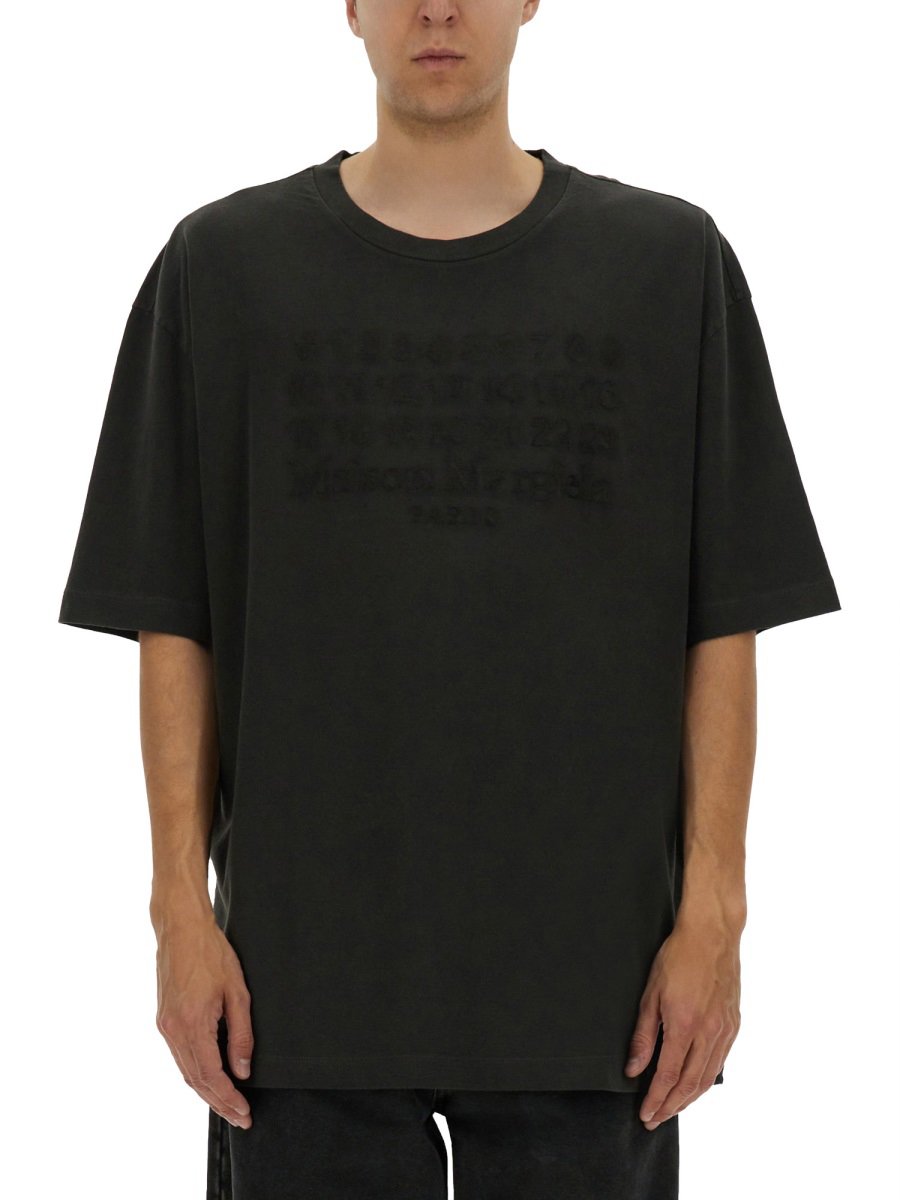 Maison Margiela T-SHIRT CON LOGO RICAMATO Zwart