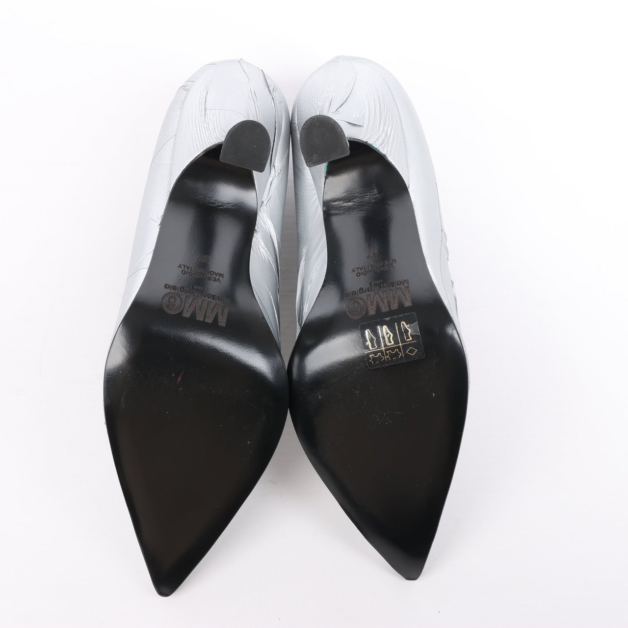 Maison Margiela MAISON MARGIELA MM6 9 cm Laminated Leather Pumps in Silver, Size 37 EU Zilver