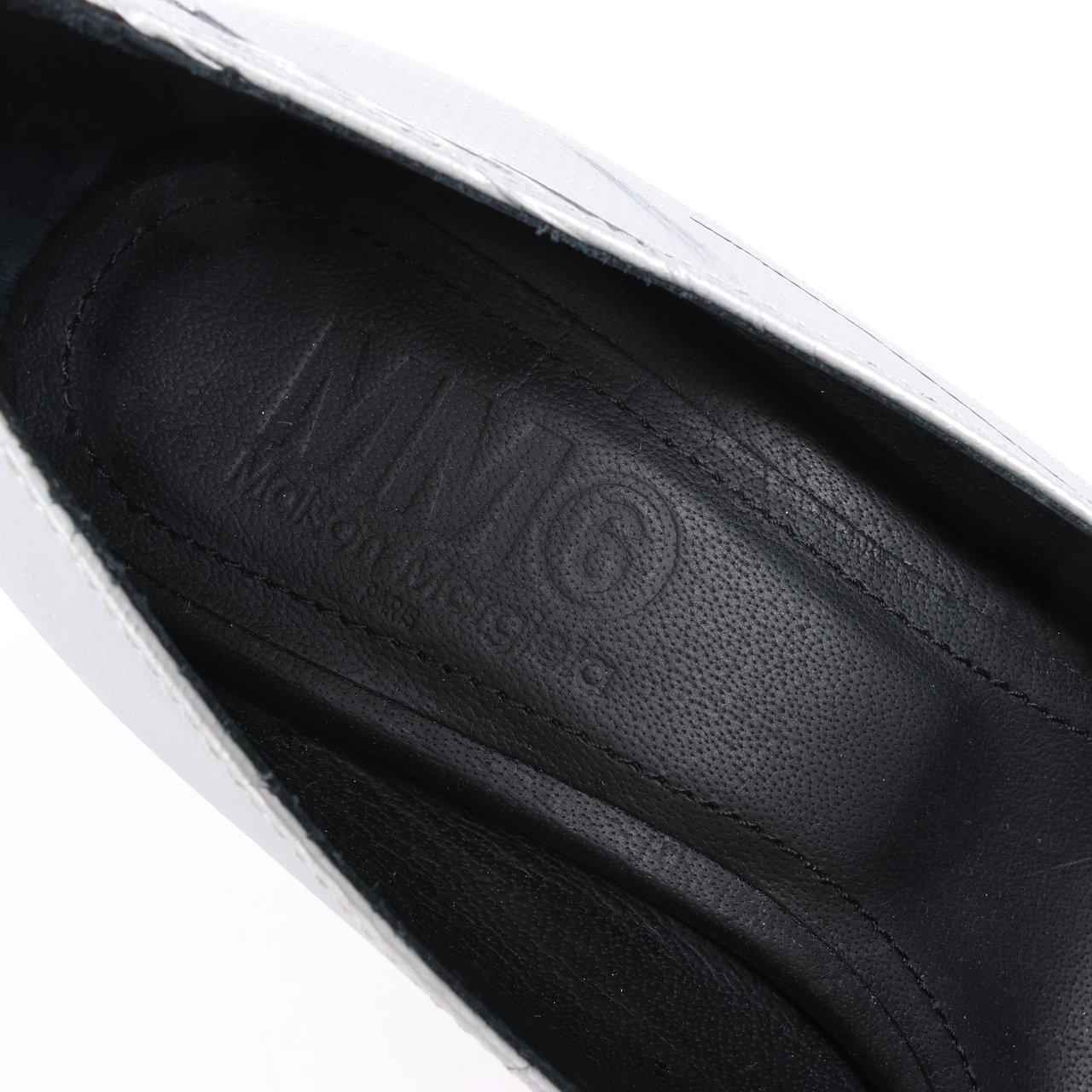 Maison Margiela MAISON MARGIELA MM6 9 cm Laminated Leather Pumps in Silver, Size 37 EU Zilver