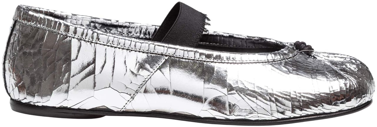 Maison Margiela Maison margiela silver broken leather tabi ballerina Zilver