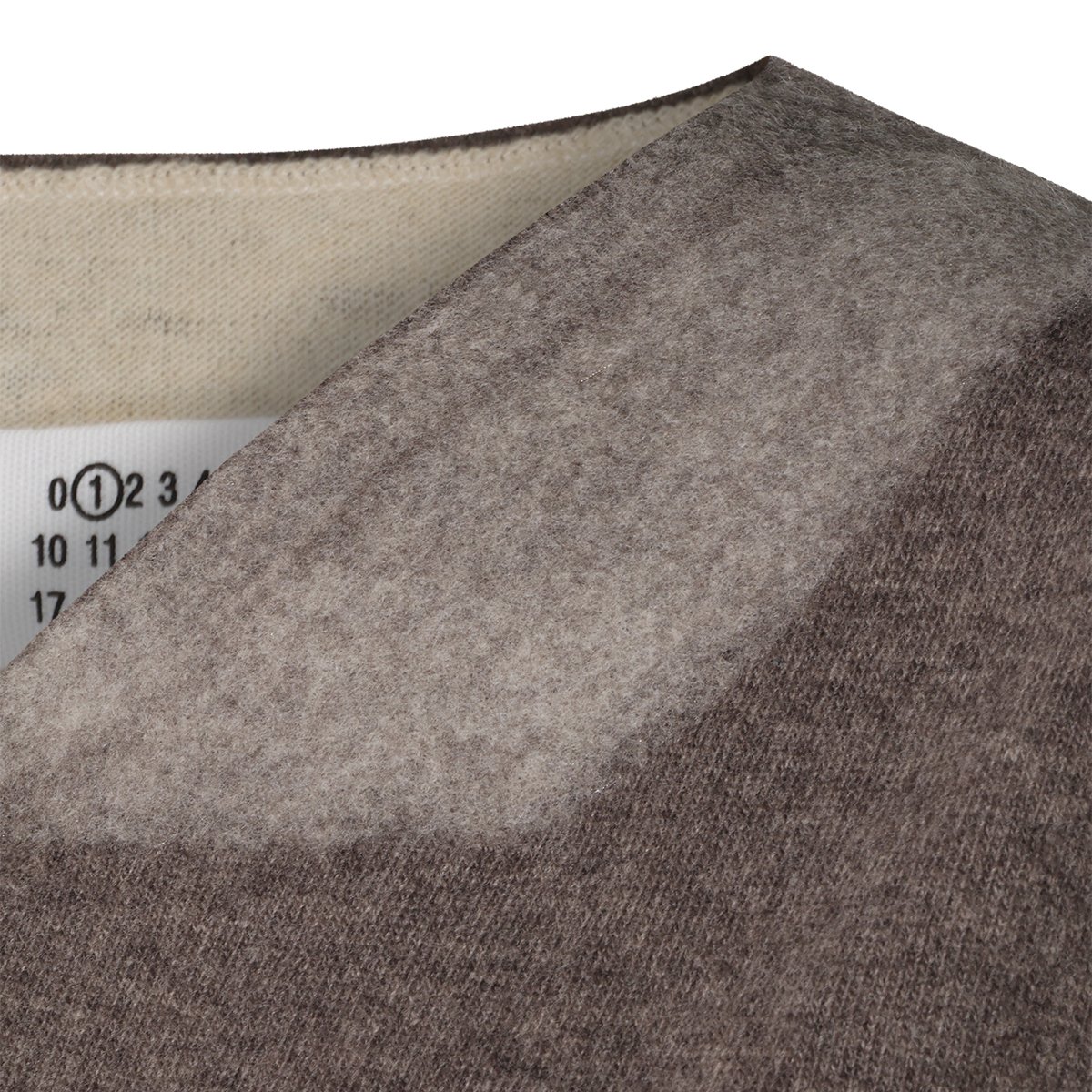 Maison Margiela Sleeveless Knit Sweater with Gradient Detail Bruin