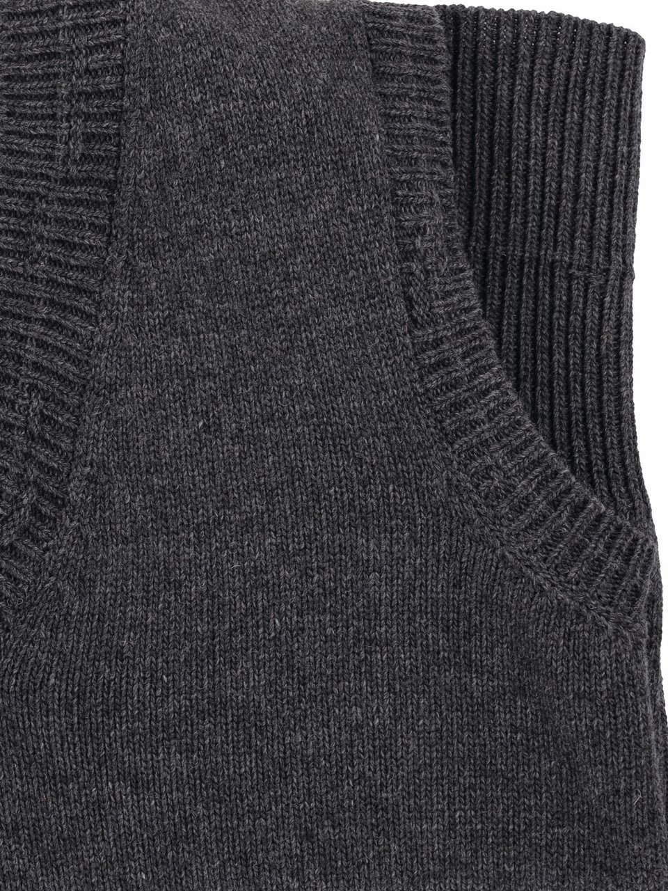 Maison Margiela Sleeveless Knit Vest With V-Neckline And Ribbed Detailing Grijs