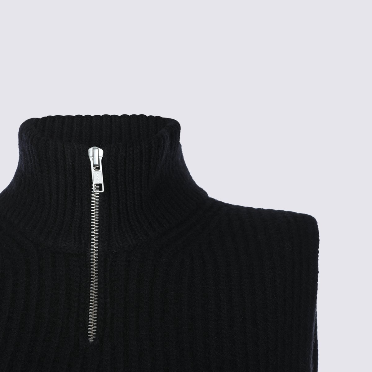 Maison Margiela Sleeveless Knitted Turtleneck With Boxy Fit And Front Zipper Zwart