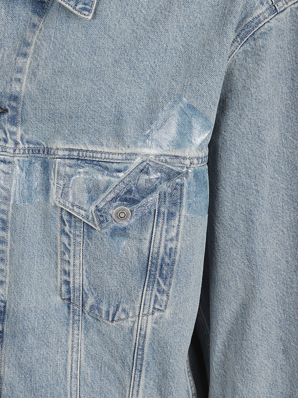 Maison Margiela Light Wash Denim Jacket with Distressed Accents Blauw
