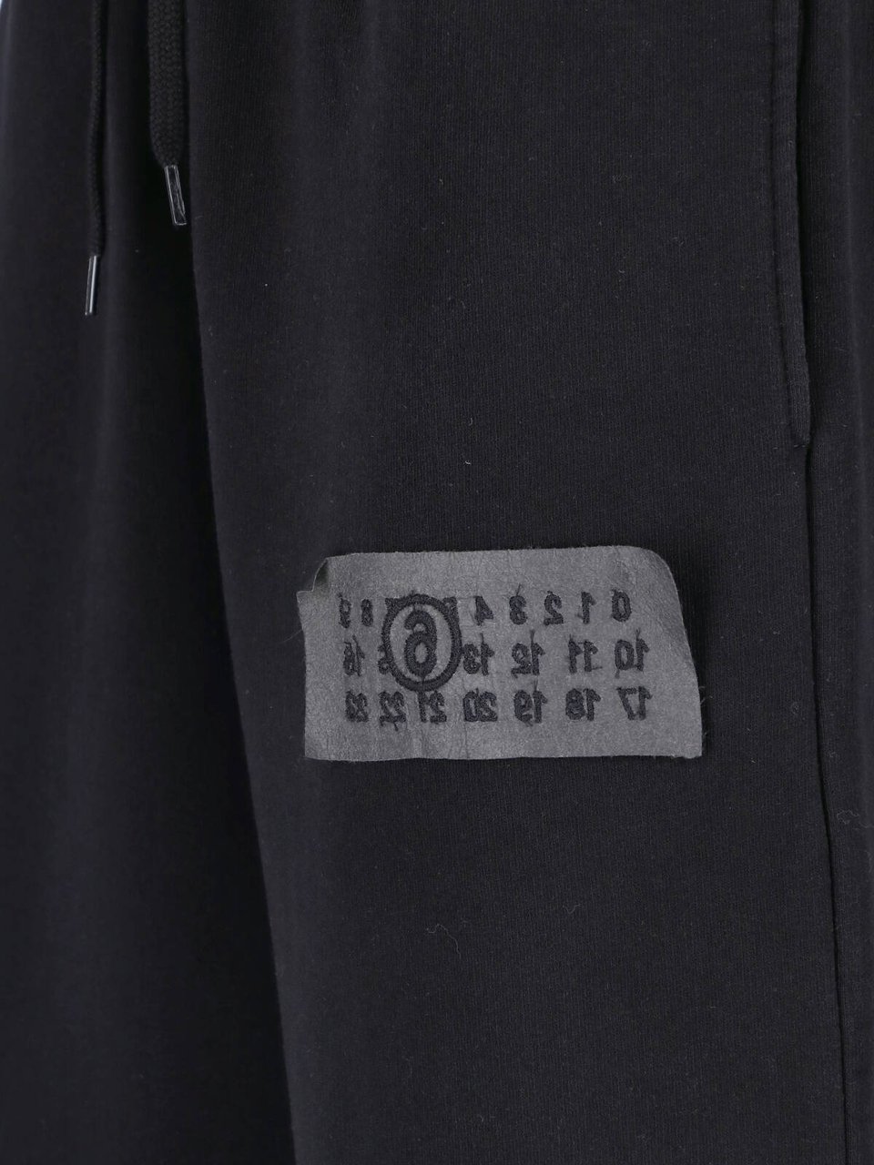 Maison Margiela Black Wide-Leg Drawstring Patch Trousers Zwart