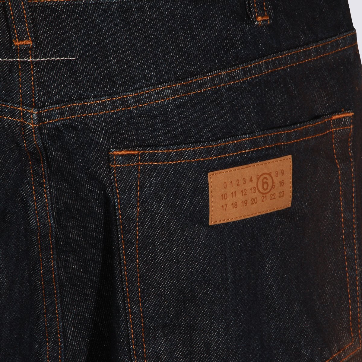 Maison Margiela Straight-Leg Denim Jeans With Dark Indigo Wash And Contrast Stitching Zwart