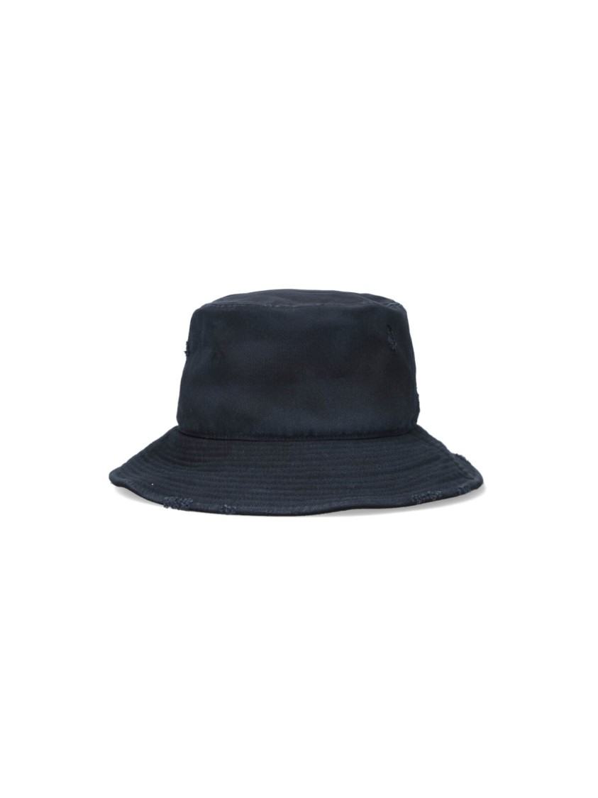 Maison Mihara Yasuhiro Wide Brim Bucket Hat With Contrasting Embroidered Logo Patch Blauw