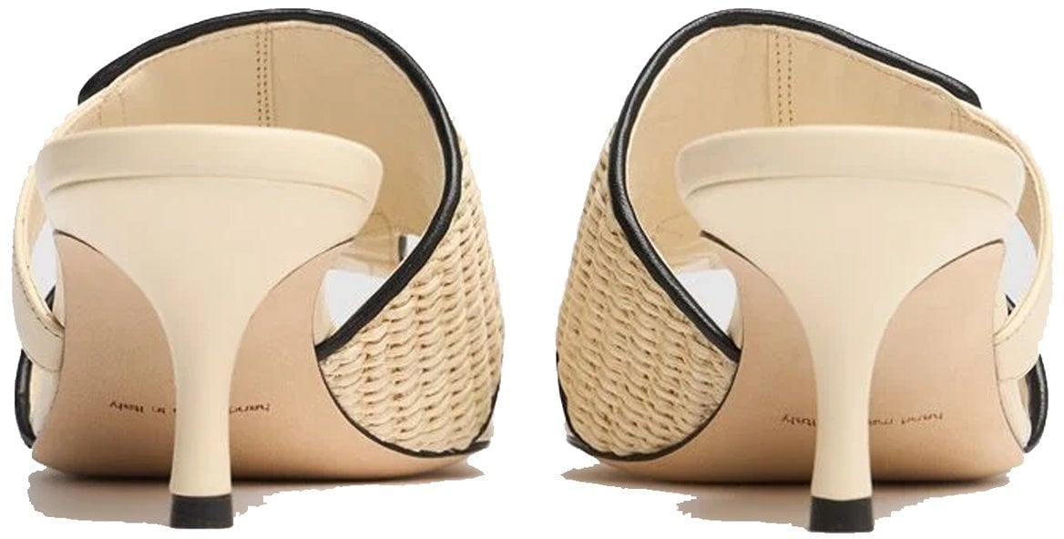 Manolo Blahnik Manolo Blahnik Fabiolamu 50 Sandals Beige