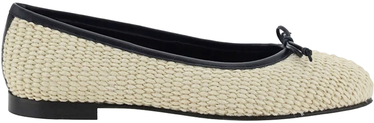 Manolo Blahnik Manolo Blahnik Veralli 010 Ballerina Flats Beige