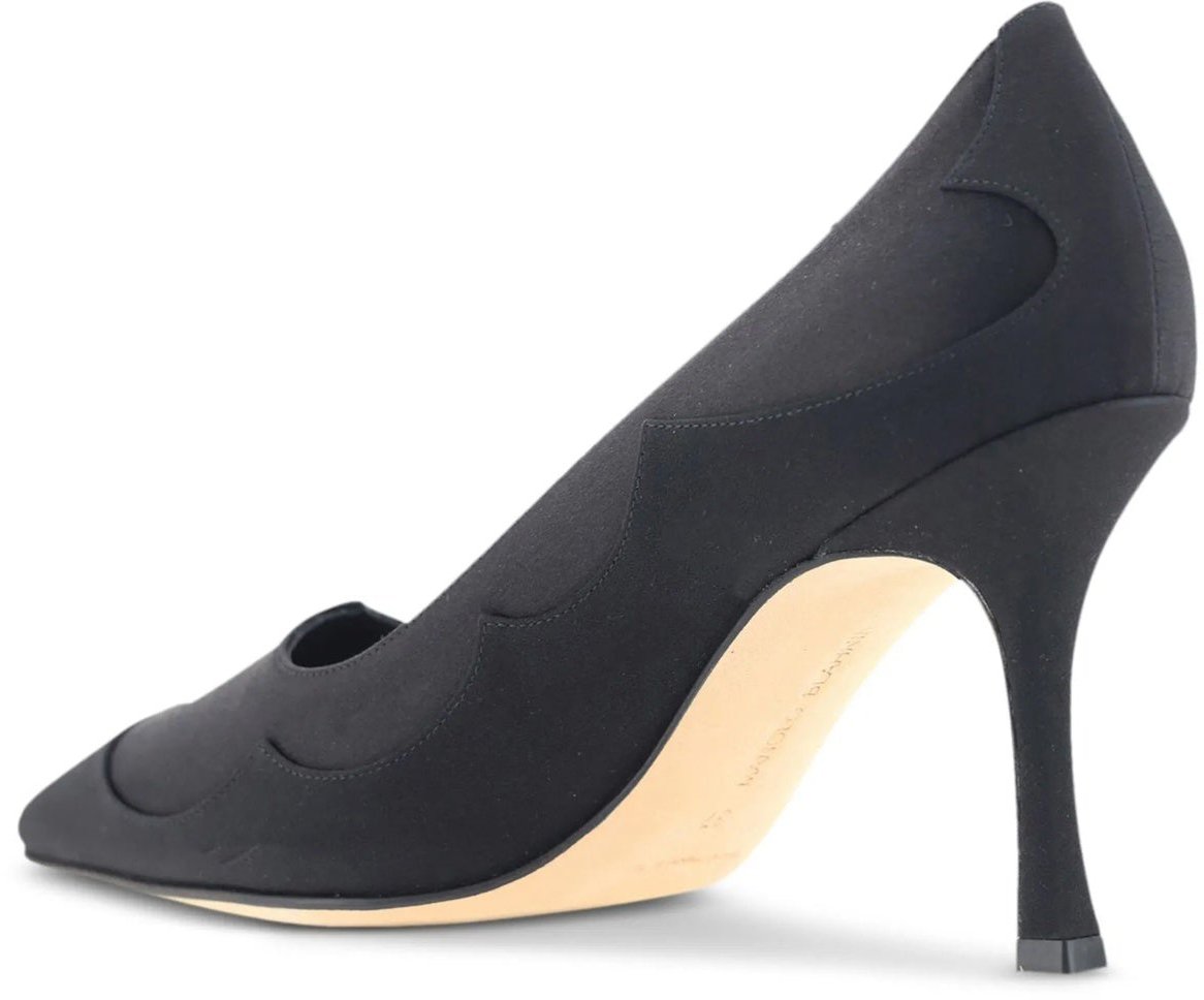 Manolo Blahnik Manolo Blahnik Fabrakahi 90 Pumps Zwart