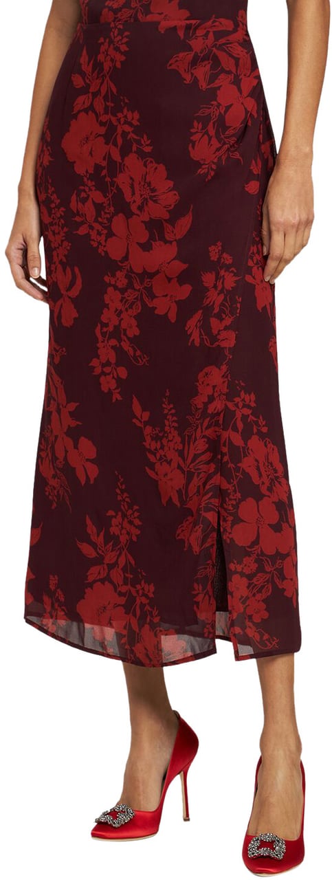 Manolo Blahnik Decolletage with high satin red heels Rood