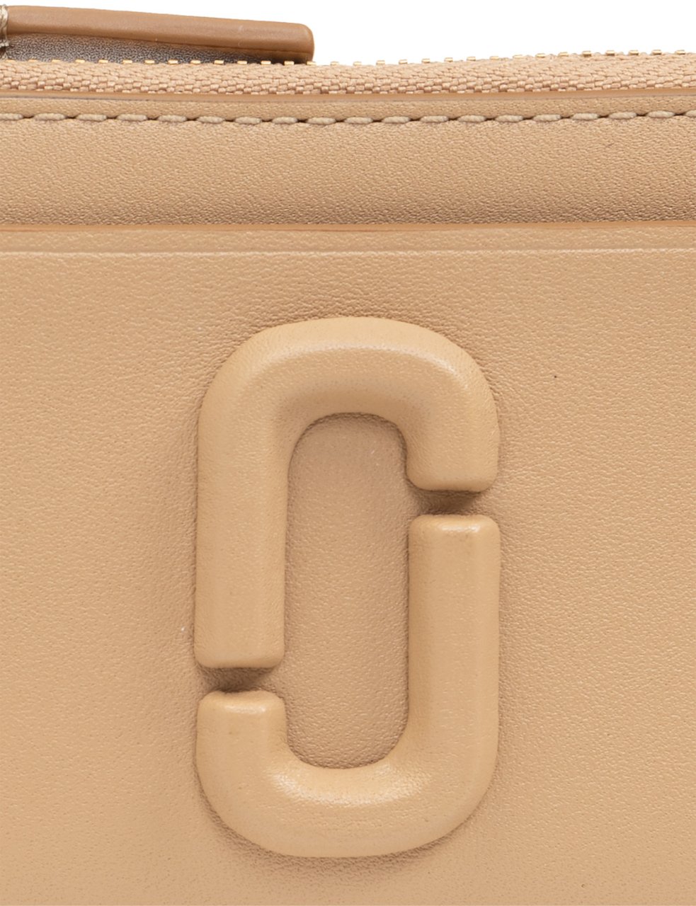 Marc Jacobs The Covered J Marc Top Zip Multi Wallet Beige