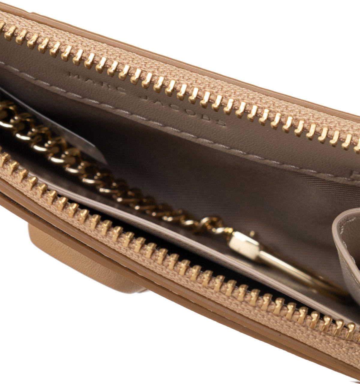 Marc Jacobs The Covered J Marc Top Zip Multi Wallet Beige