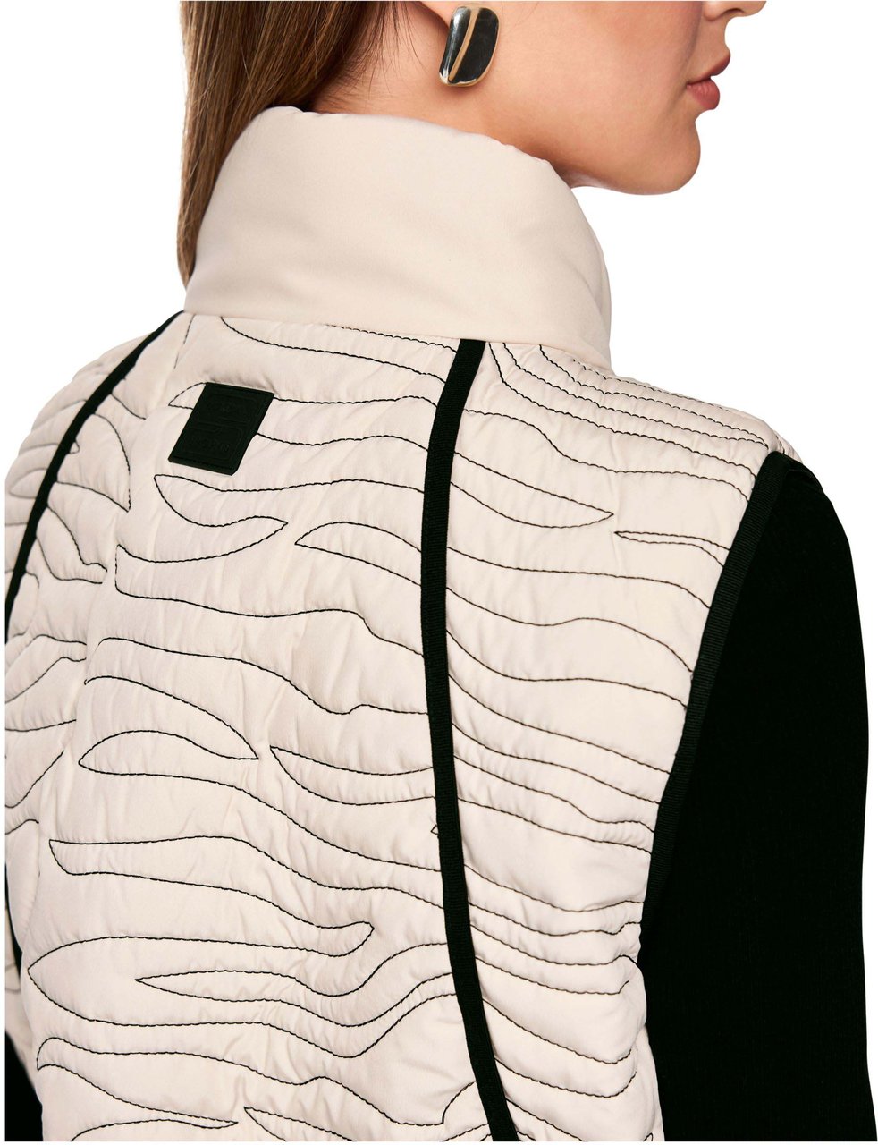 Marc Cain Marccain  Bodywarmers Beige As 37.01 W18 Beige