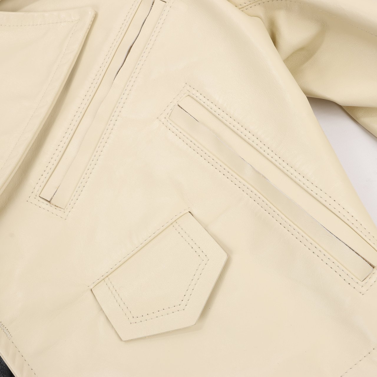 Marni Two-Tone Cropped Leather Jacket, Size 40 IT Zwart
