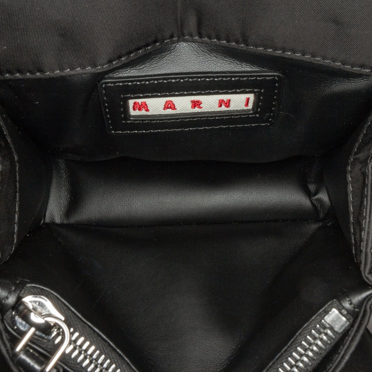 Marni Mini Nylon Trunk Zwart