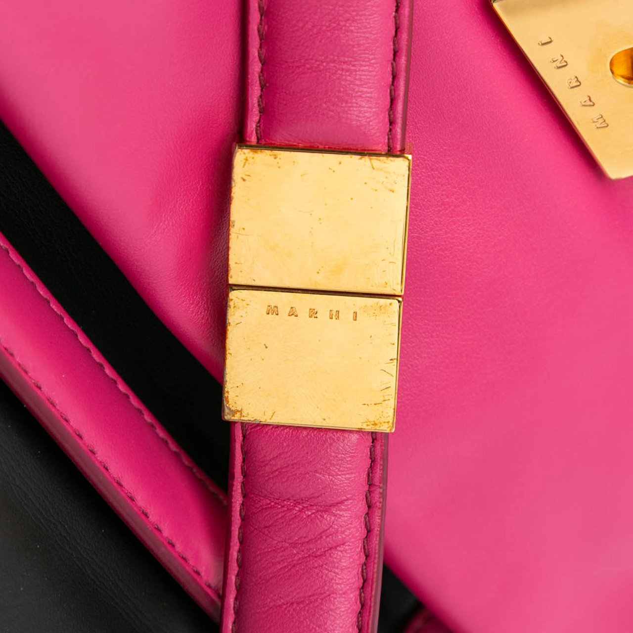 Marni Small Leather Prisma Crossbody Roze