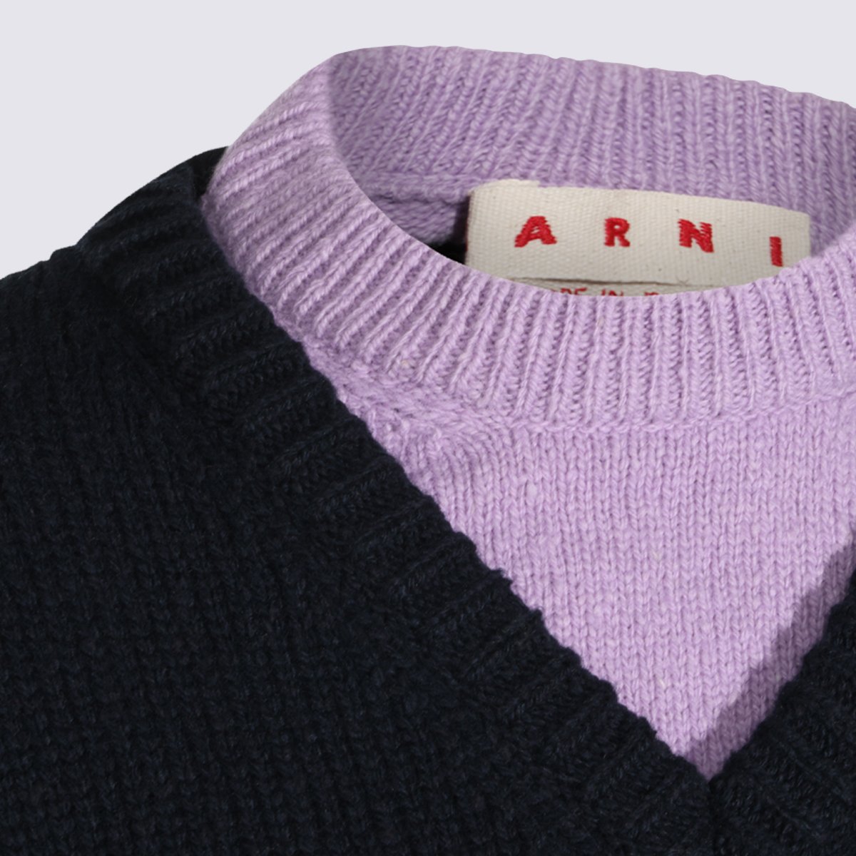 Marni Deep V-Neck Sweater With Ribbed Collar And Zigzag Detailing Zwart