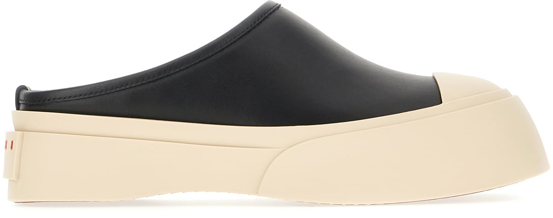 Marni Marni Black leather slippers Zwart