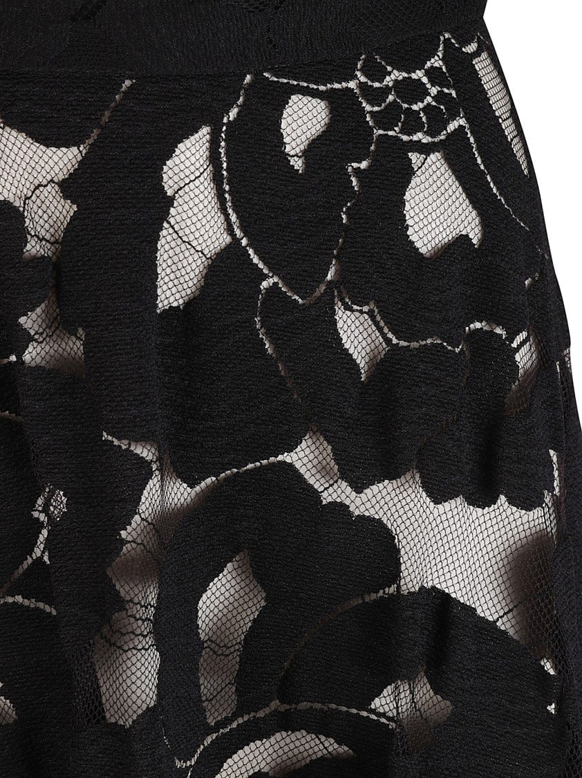 Max Mara Floral Lace Overlay Skirt With Flowing Silhouette Zwart