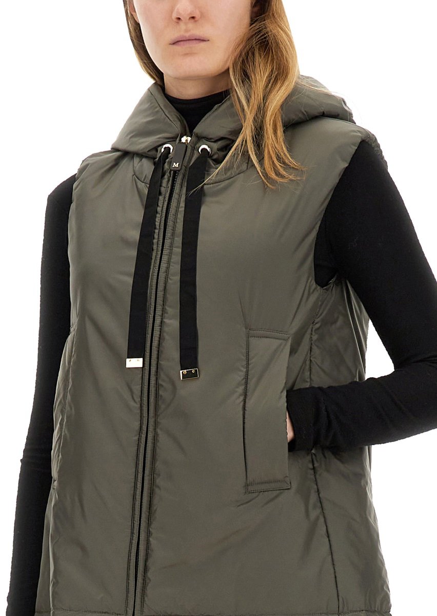 Max Mara Smooth Waterproof Vest With Hood And Zipper Closure Groen