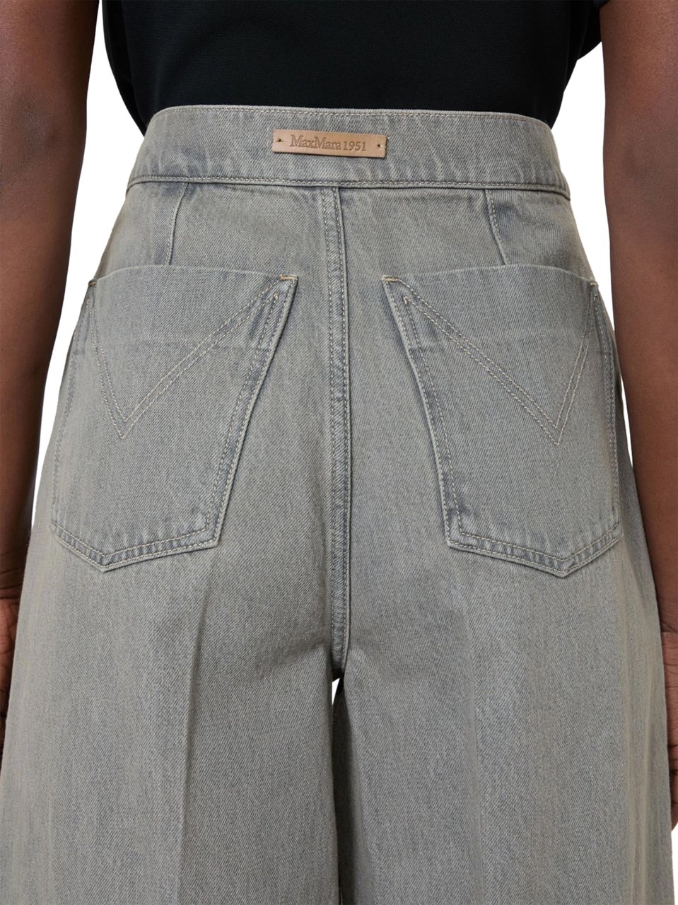 Max Mara High-Waisted Wide-Leg Denim Pants with Vintage Wash Grijs