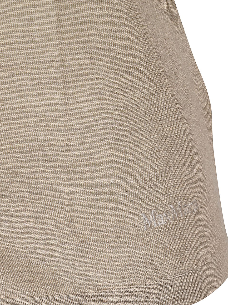 Max Mara Lightweight Button-Front Sweater with Soft Collar and Ribbed Accents Neutraal