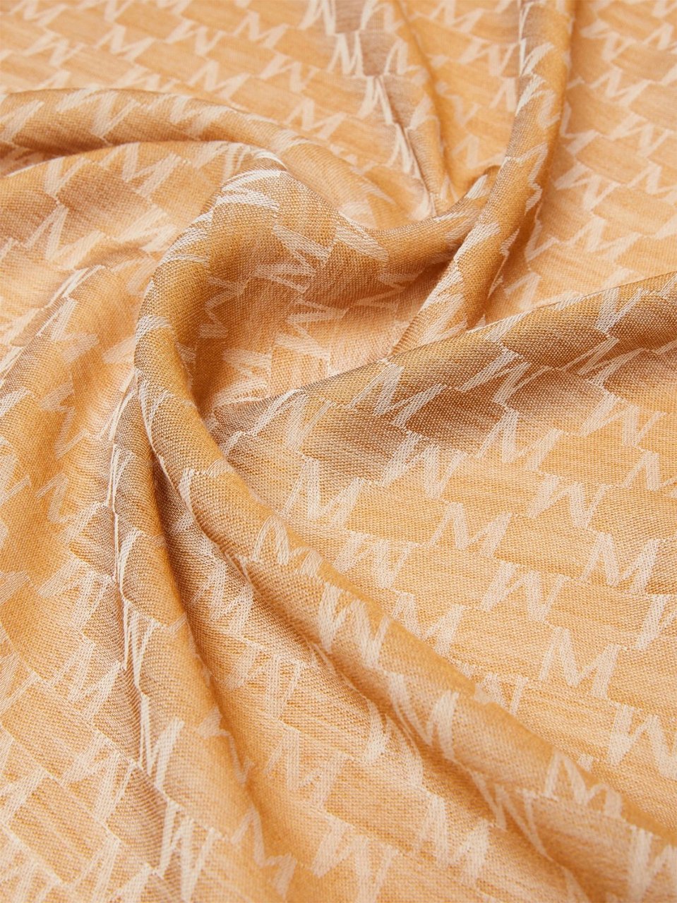 Max Mara Rectangular Scarf with Interlocking 'M' Pattern Neutraal
