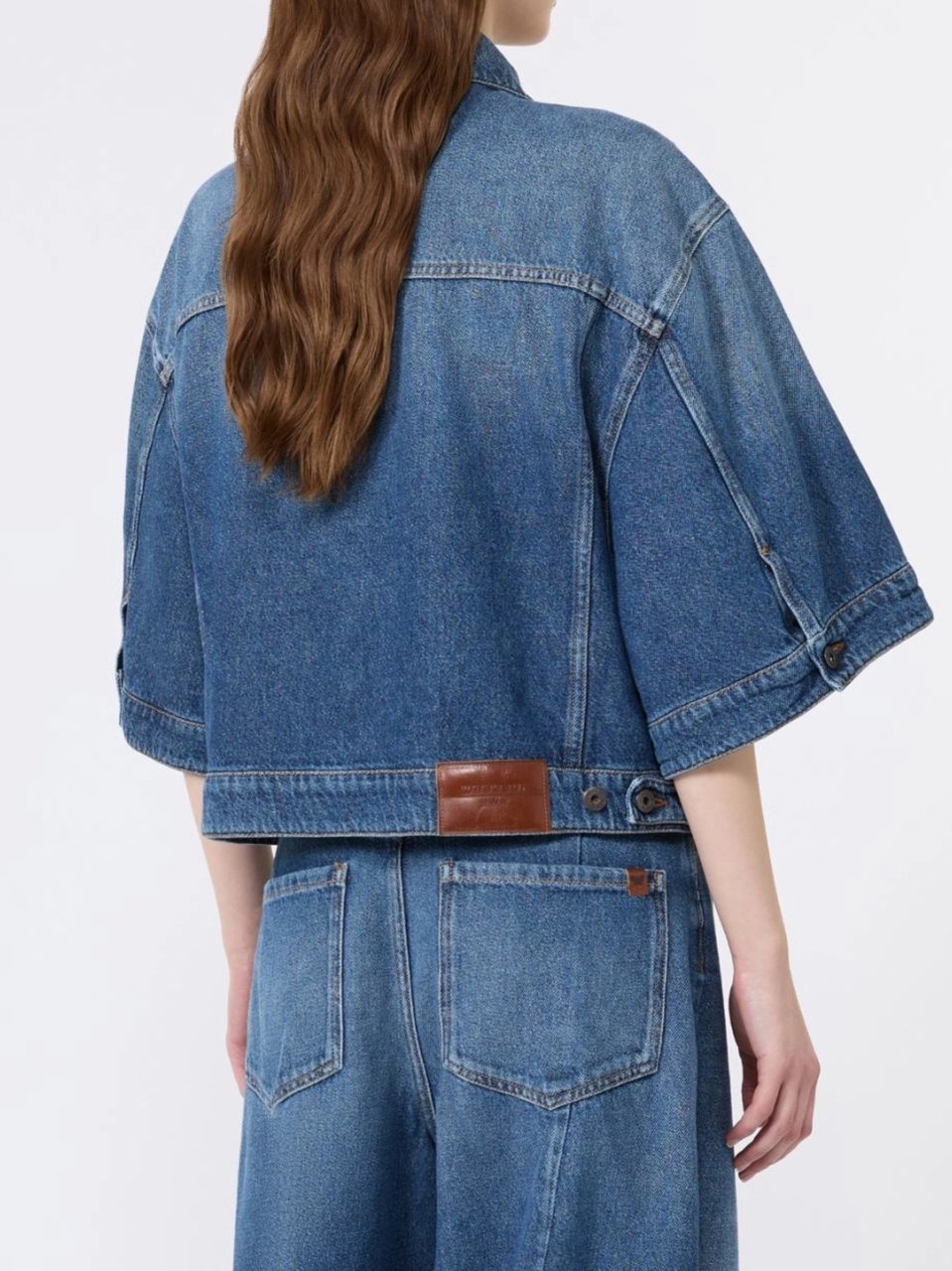 Max Mara Boxy Cropped Denim Jacket with Flap Pockets and Seam Detailing Blauw