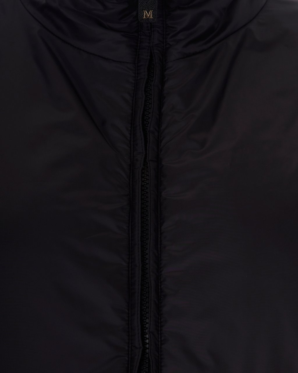 Max Mara Padded Short Jacket With High Collar And Logo Drawstring Zwart