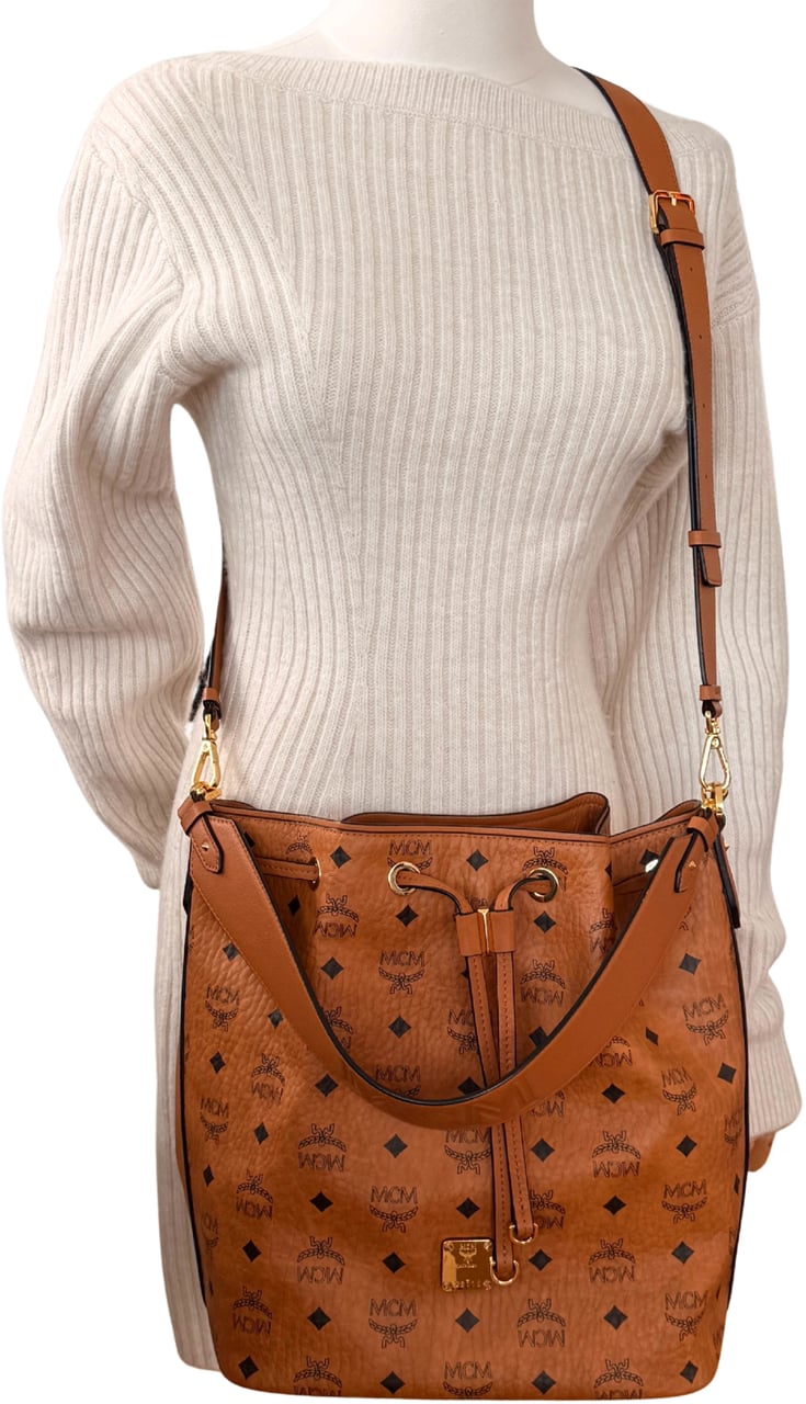 MCM Essential drawstring bag in Visetos Cognac Bruin
