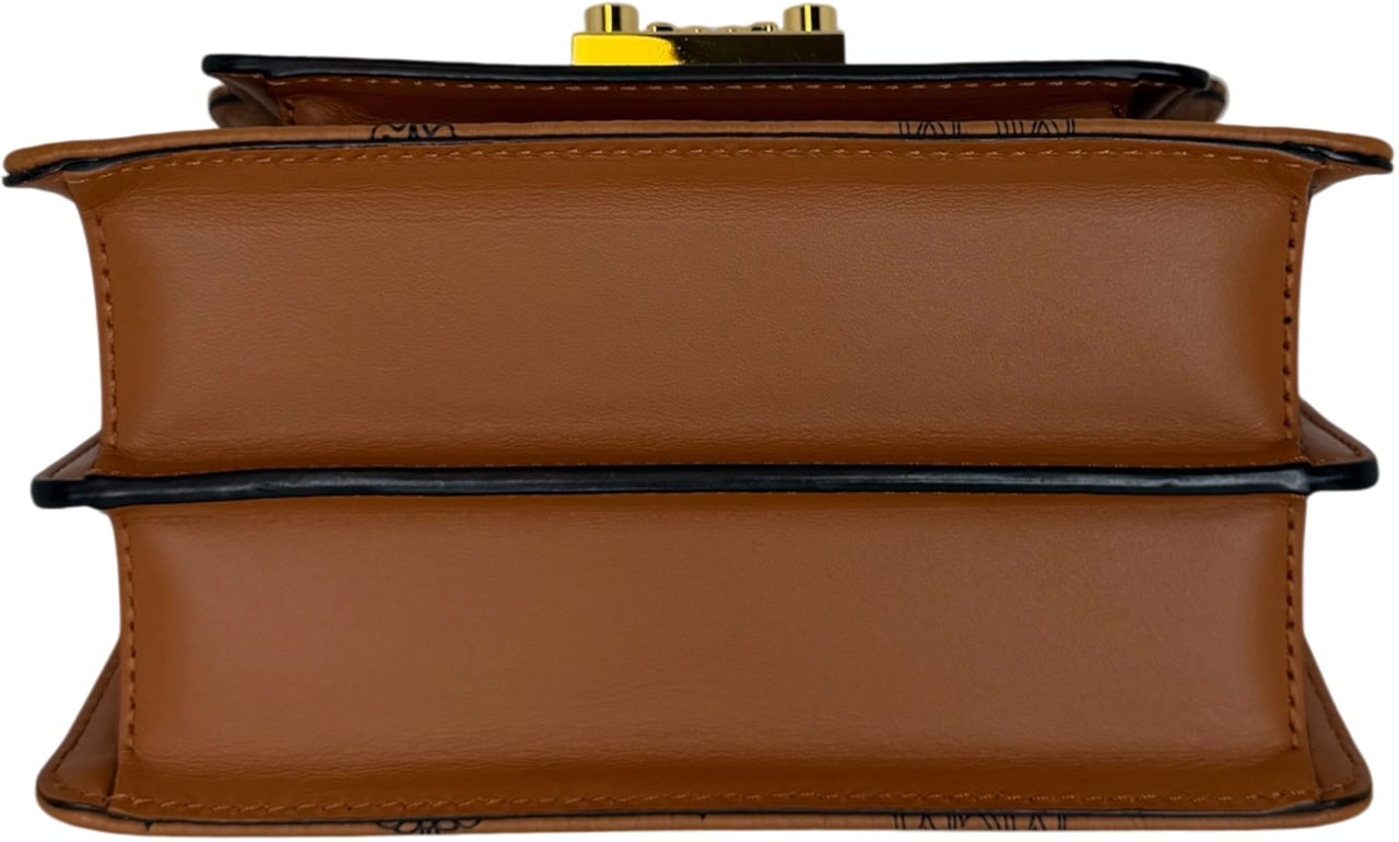 MCM Patricia Crossbody-Tasche in Visetos / neuwertig Bruin