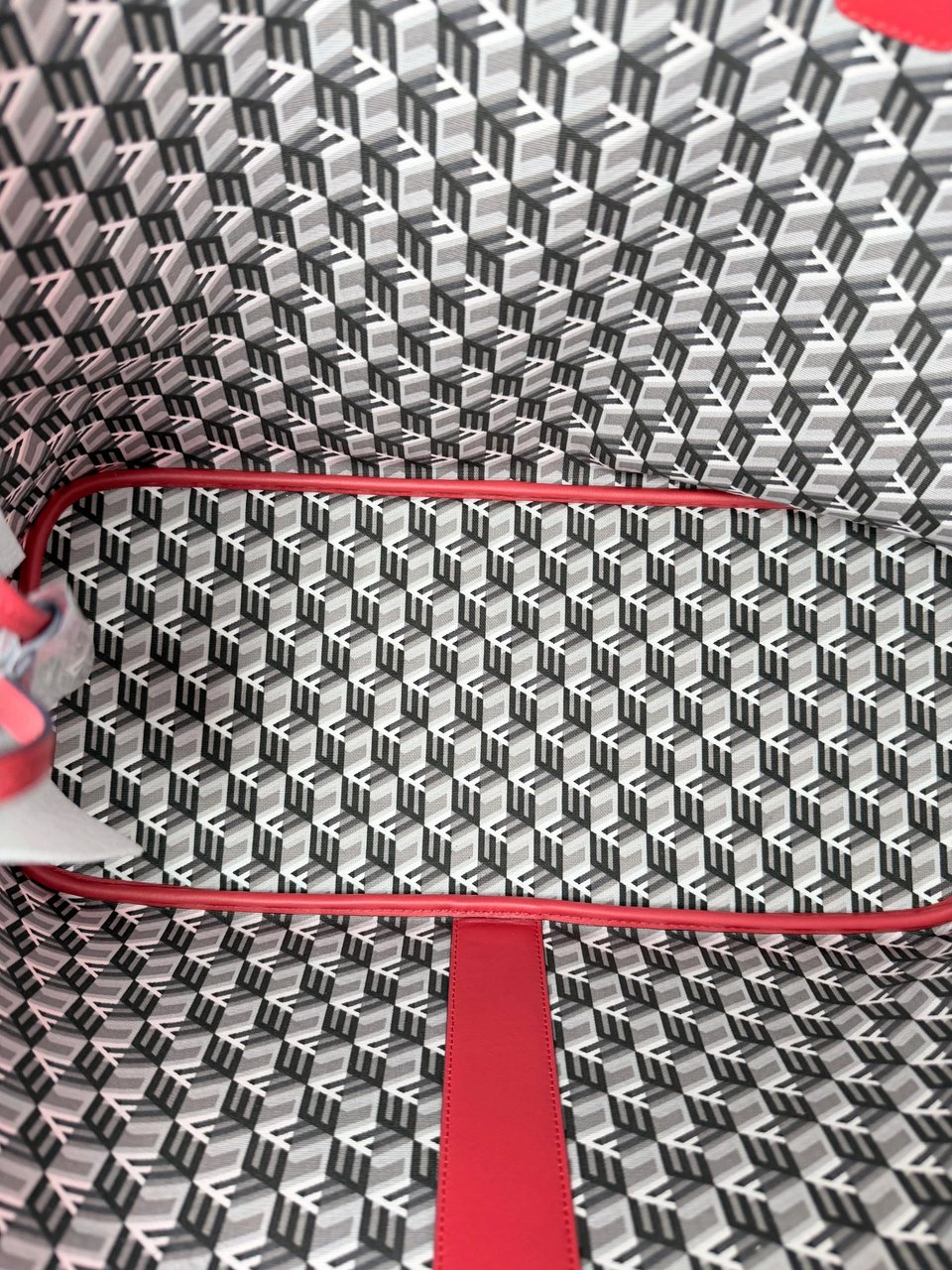 MCM Liz reversible shopper large red with large removable pouch 2025 / unworn Rood