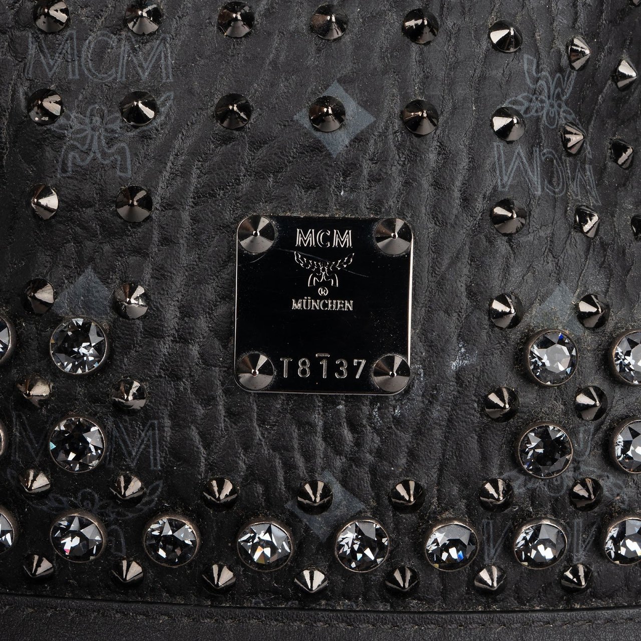 MCM Black Monogram Visetos Studded Crystal Small Bucket Crossbody Bag Zwart