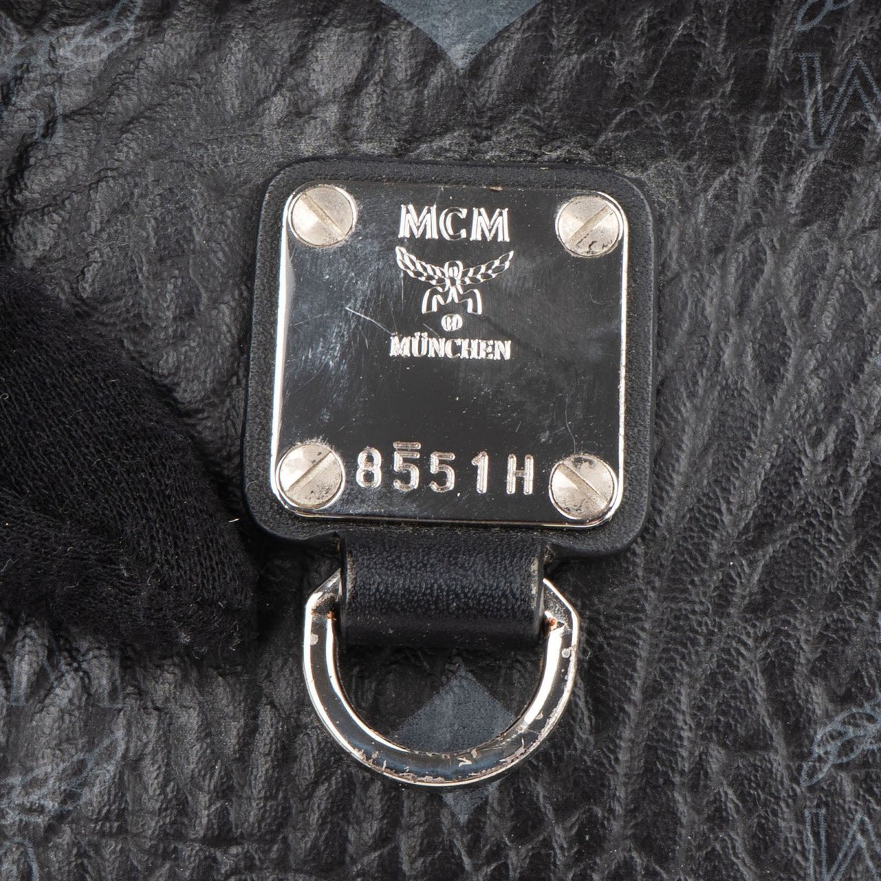 MCM Black Leather Visetos Coated Fursten Belt Crossbody Bag Zwart