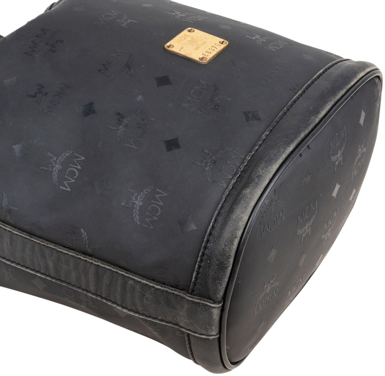 MCM Visetos Monogram Drawstring Bucket Crossbody Bag Zwart