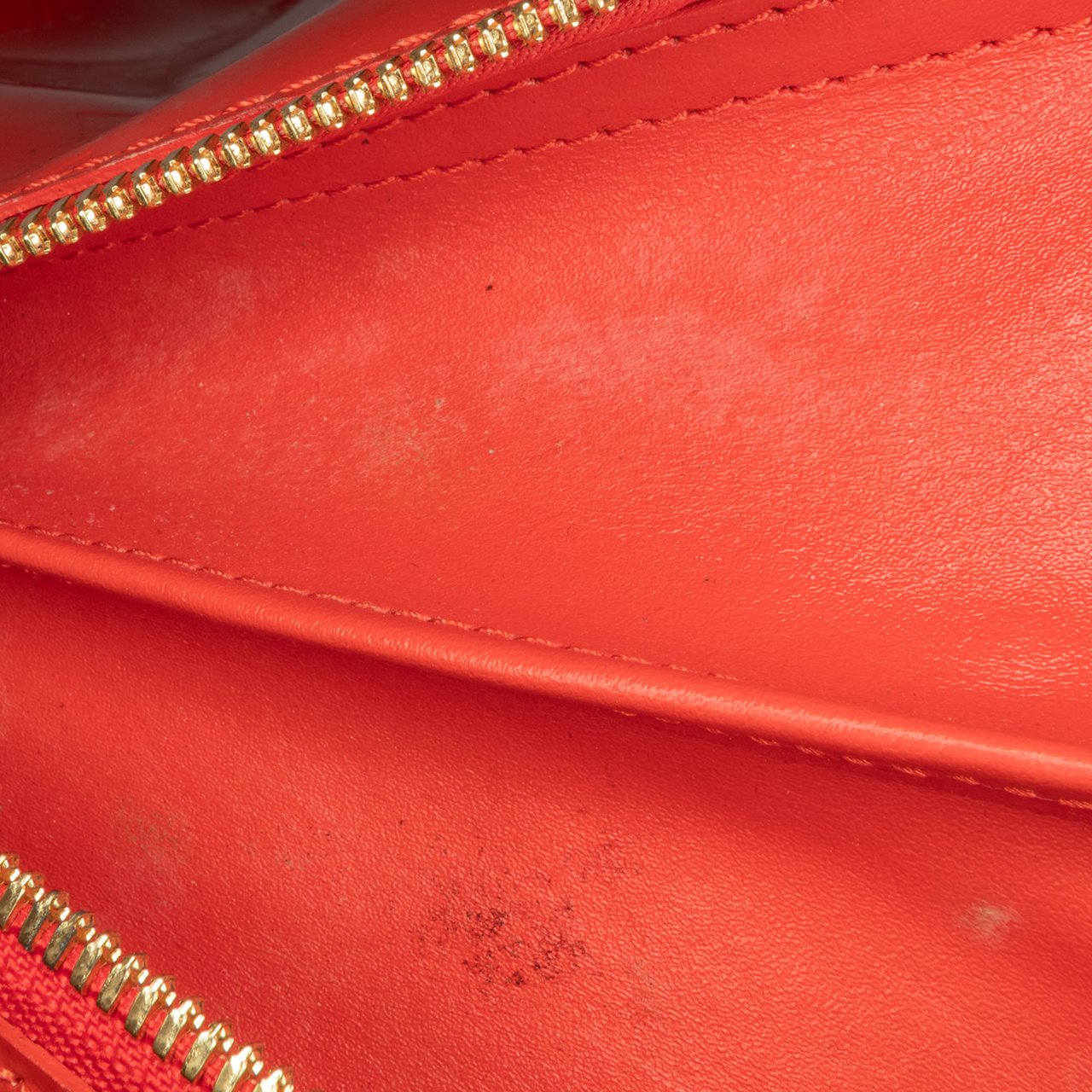 MCM Visetos Patent Handbag Rood