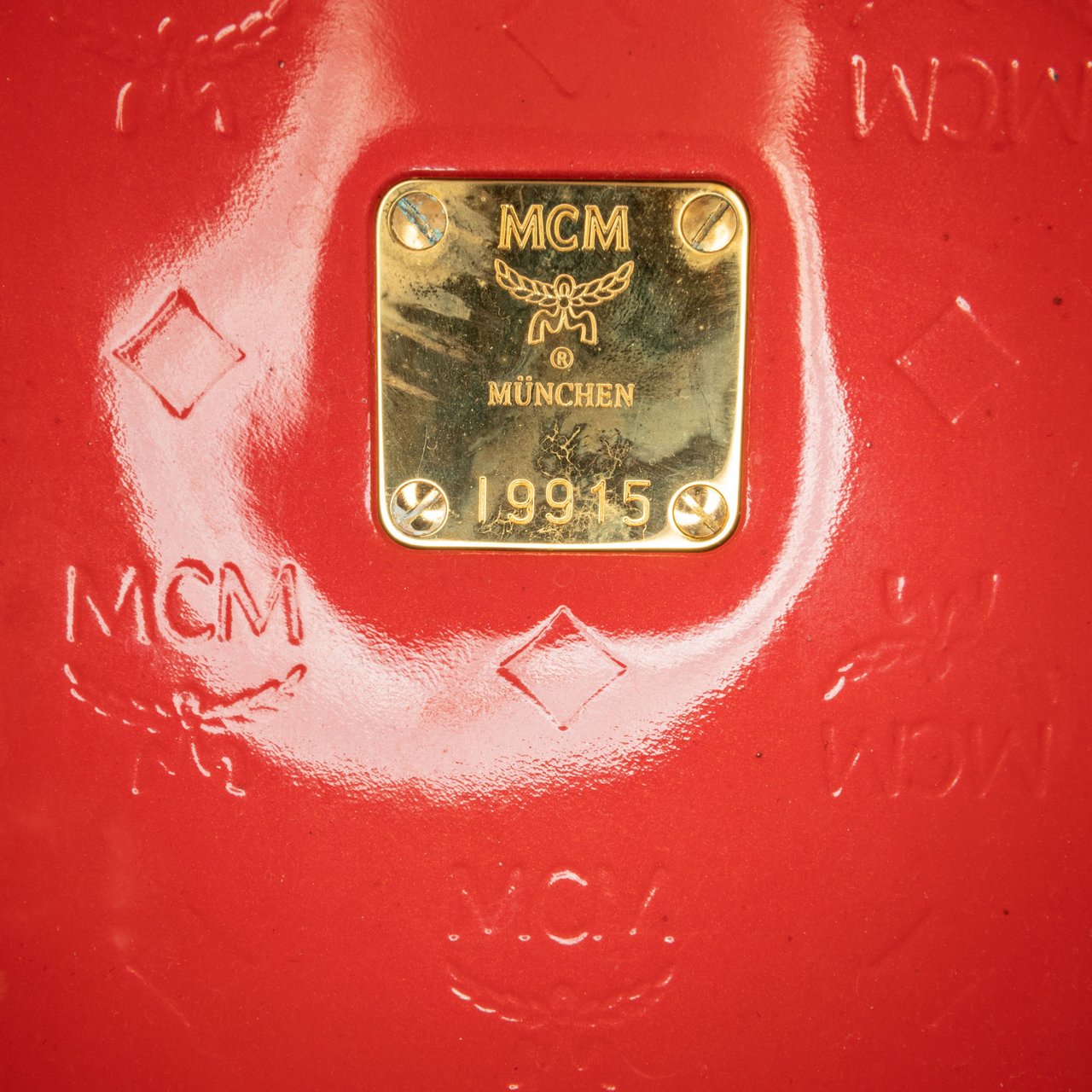 MCM Visetos Patent Handbag Rood