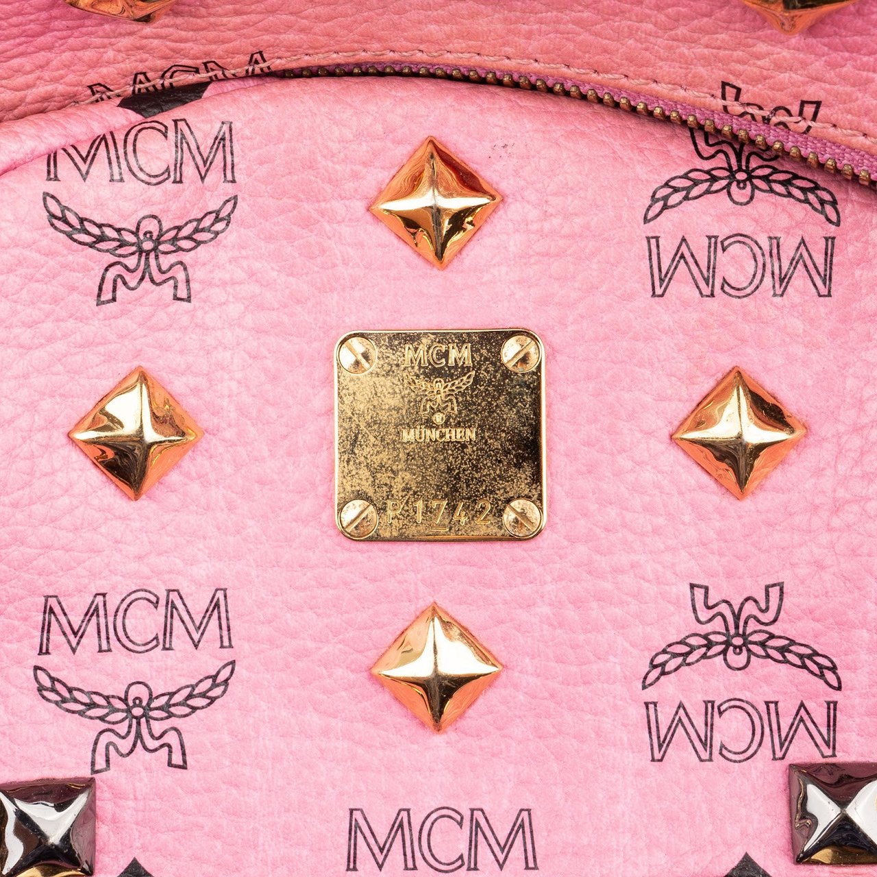 MCM Monogram Visetos Small Stark Studded Backpack Roze