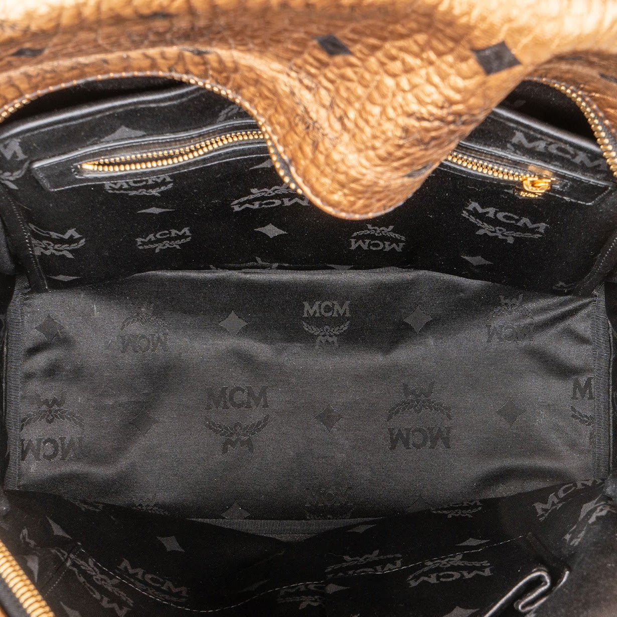 MCM Visetos Monogram Stark Studded 2 in 1 Backpack Goud