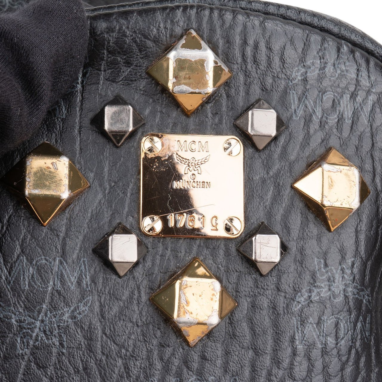MCM Visetos Monogram Stark Studs Small 2 in 1 Backpack Zwart