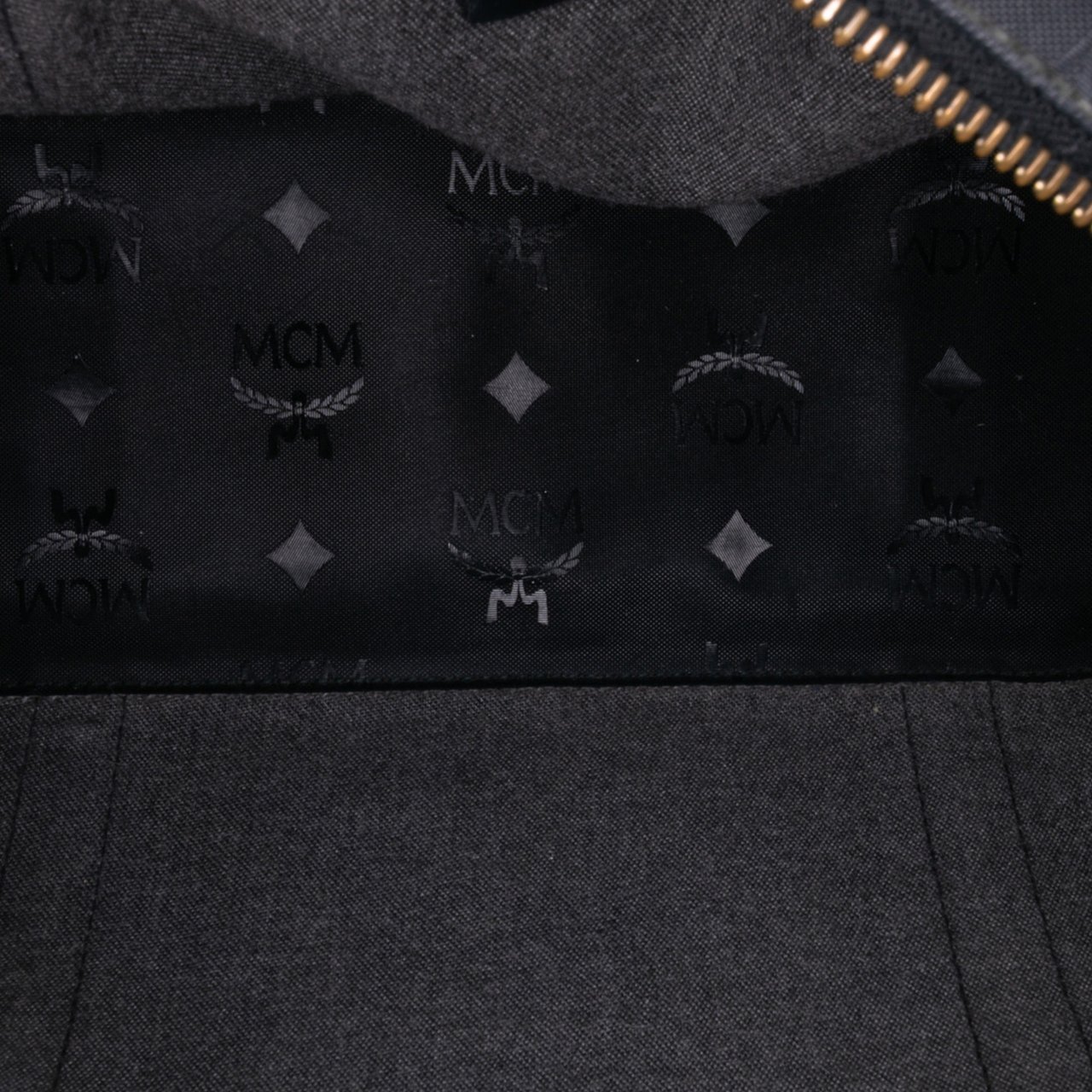 MCM Visetos Nylon Shoulder Bag Zwart