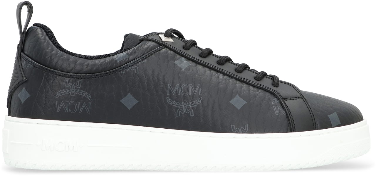 MCM Sneakers Neo Terrain Lo in Visetos Zwart