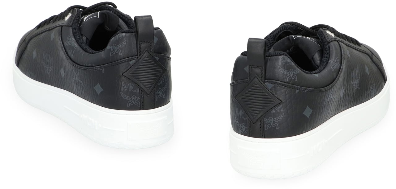 MCM Sneakers Neo Terrain Lo in Visetos Zwart