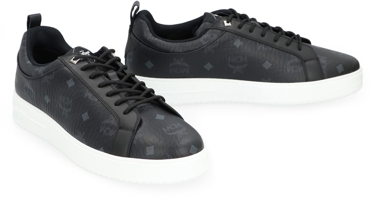 MCM Sneakers Neo Terrain Lo in Visetos Zwart