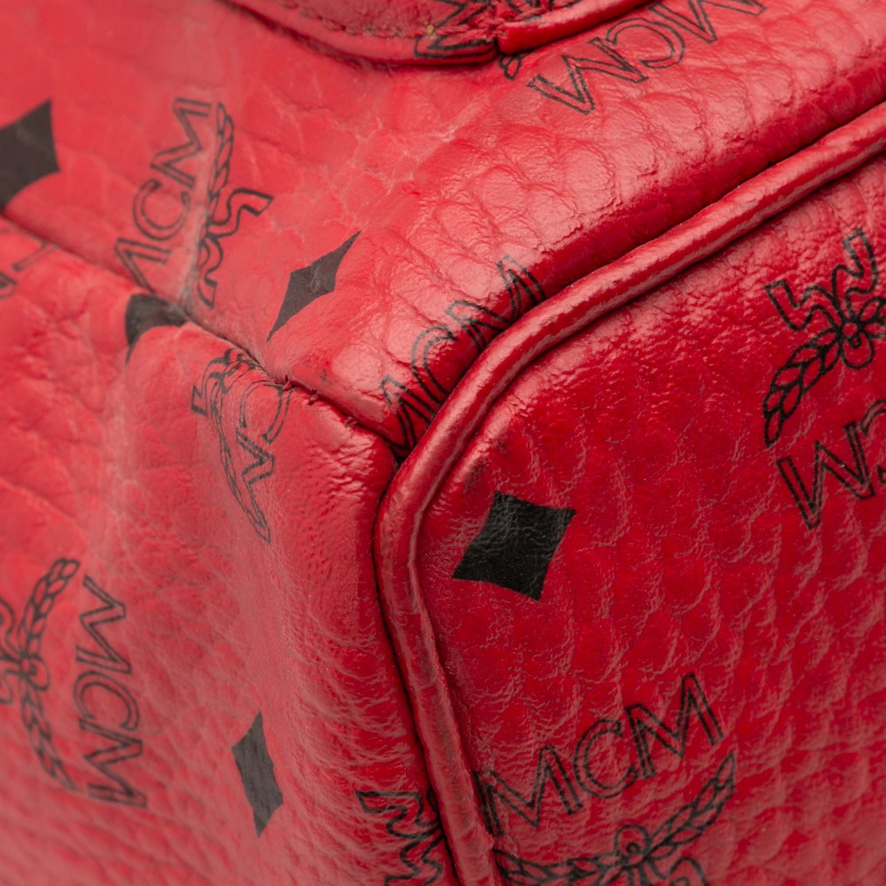 MCM Medium Studded Visetos Coated Canvas Stark Backpack Rood