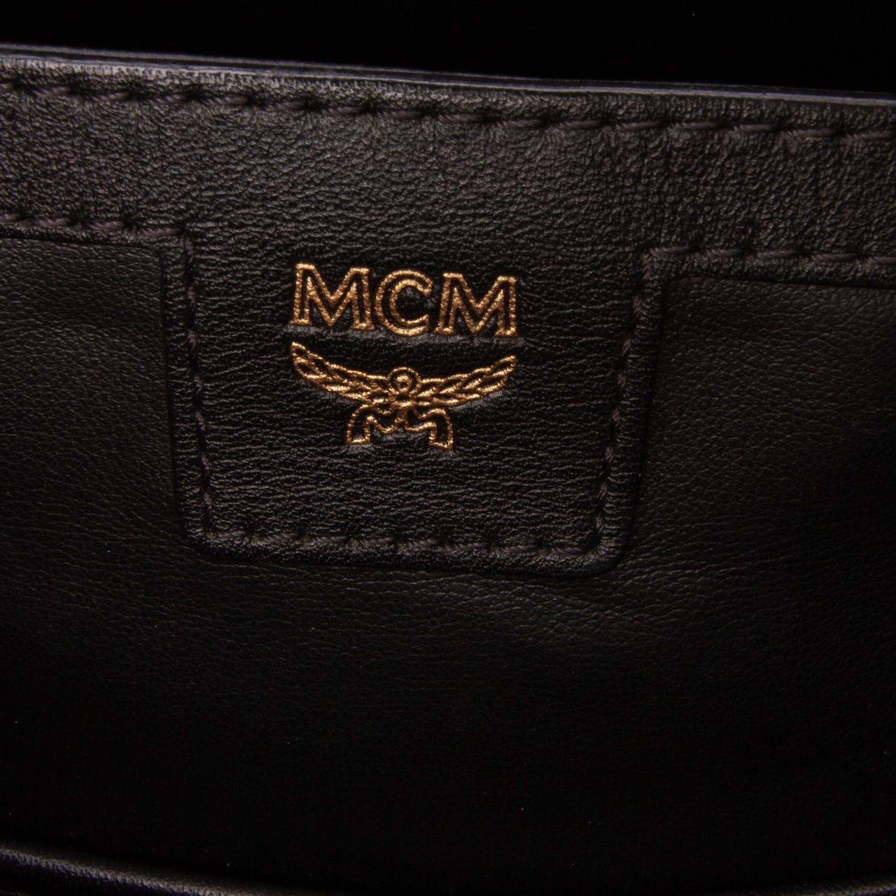 MCM Medium Studded Visetos Coated Canvas Stark Backpack Rood