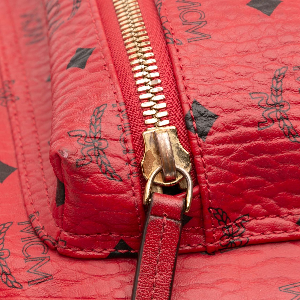 MCM Medium Studded Visetos Coated Canvas Stark Backpack Rood