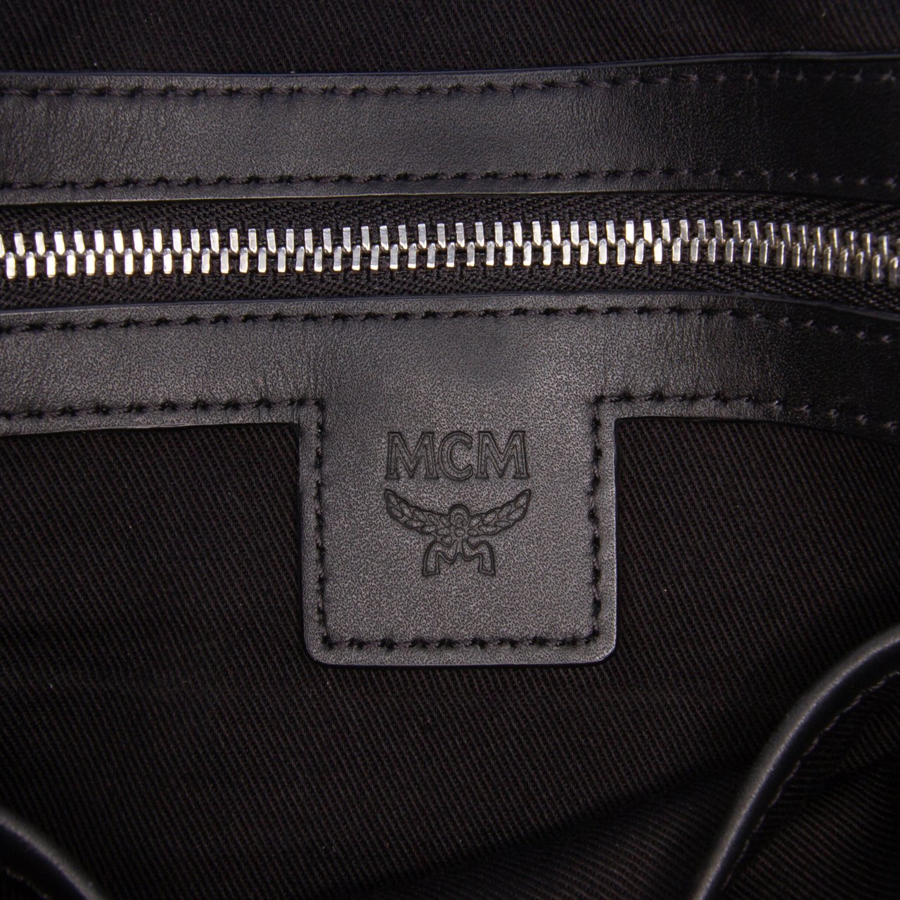 MCM Visetos Coated Canvas Crossbody Zwart