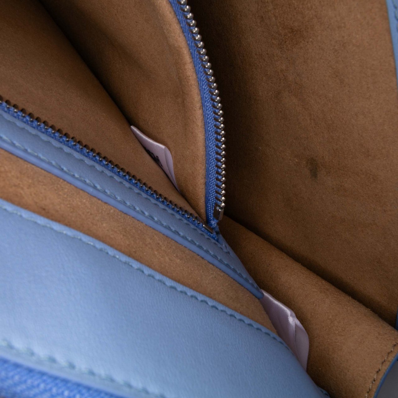 MCM Leather Aren Zip Pouch Blauw